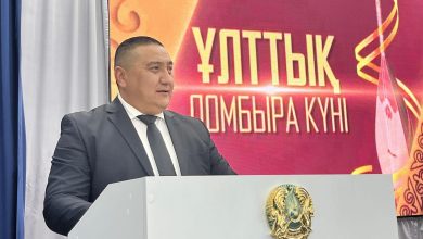 Photo of ӨНЕРЛІ ЖАСТАРҒА ДОМБЫРА ТАРТУ ЕТІЛДІ