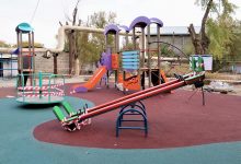 Photo of КЕНТАУ ҚАЛАСЫНДА КӨПҚАБАТТЫ ТҰРҒЫН ҮЙЛЕРДІҢ АУЛАЛАРЫНА ОЙЫН АЛАҢШАЛАРЫ ОРНАТЫЛЫП ЖАТЫР