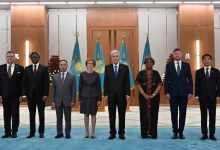 Photo of ТОҚАЕВ ТОҒЫЗ ЕЛДІҢ ЕЛШІСІНЕН СЕНІМ ГРАМОТАЛАРЫН ҚАБЫЛДАДЫ