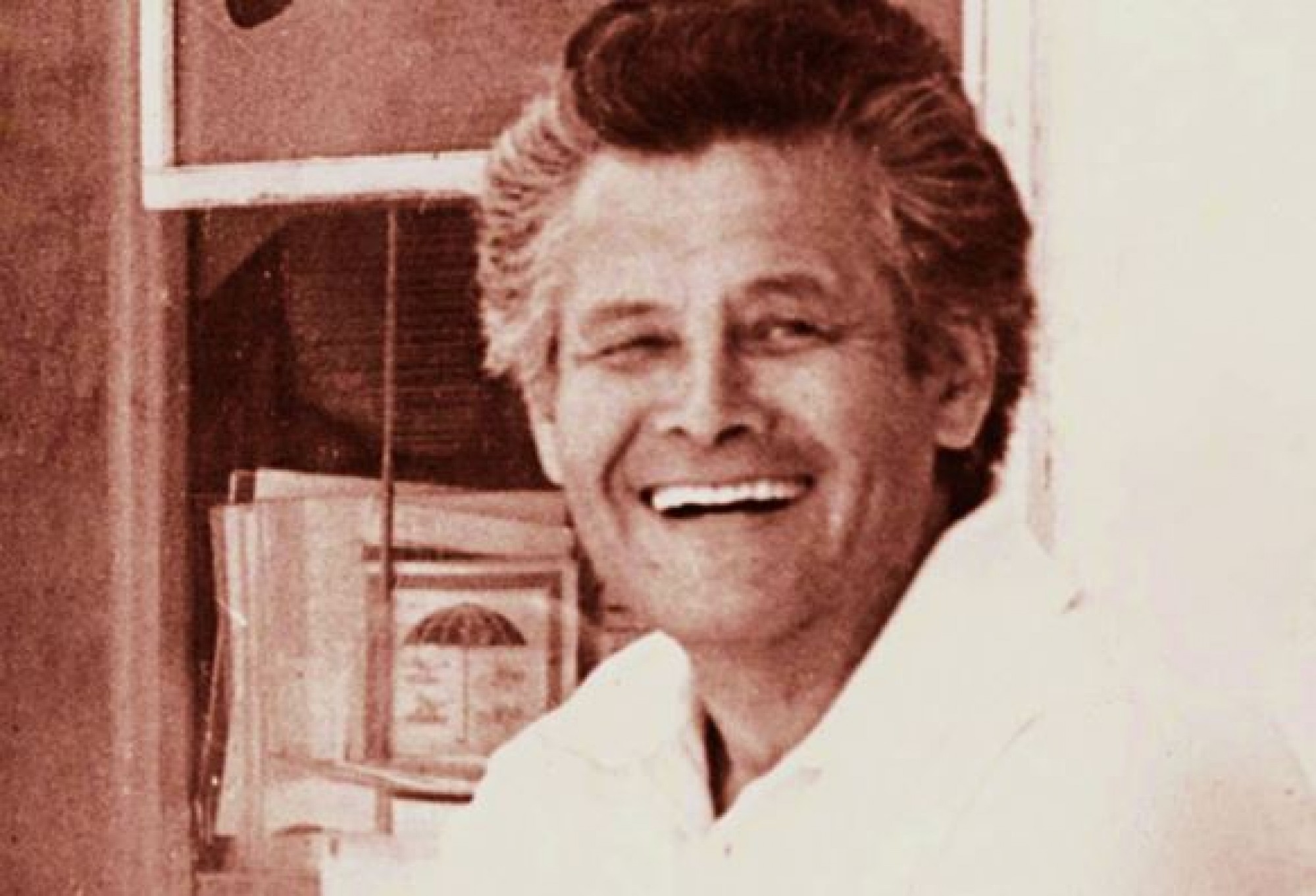 Жалаңаш сұлулар Менің әпкеммен еденде жыныстық қатынас