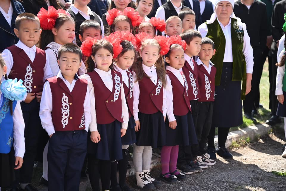 Күйеуі мен әйелі үшінші бисексуалды жыныстық қатынасқа шақырды.