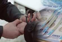 Photo of СОЗАҚТА ПАРА АЛҒАН ПОЛИЦЕЙДІ ҰҚК ҚЫЗМЕТКЕРЛЕРІ ҚОЛҒА ТҮРДІ